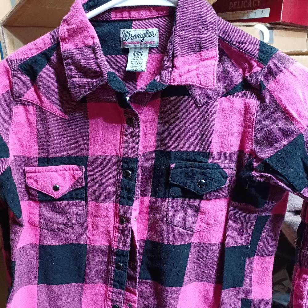 Size xs pink and black long sleeve flannel